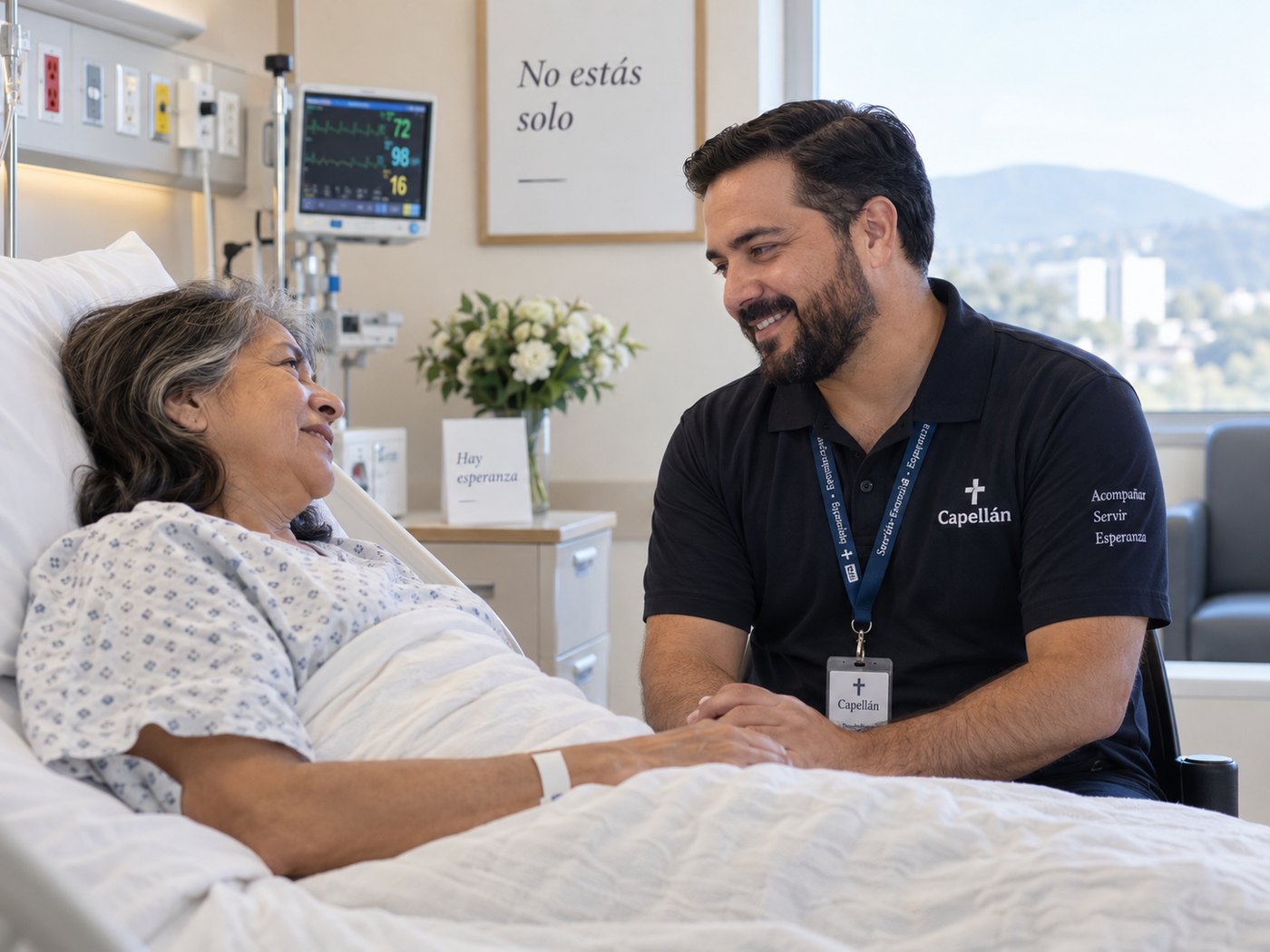 Capellán acompañando a una paciente en un hospital