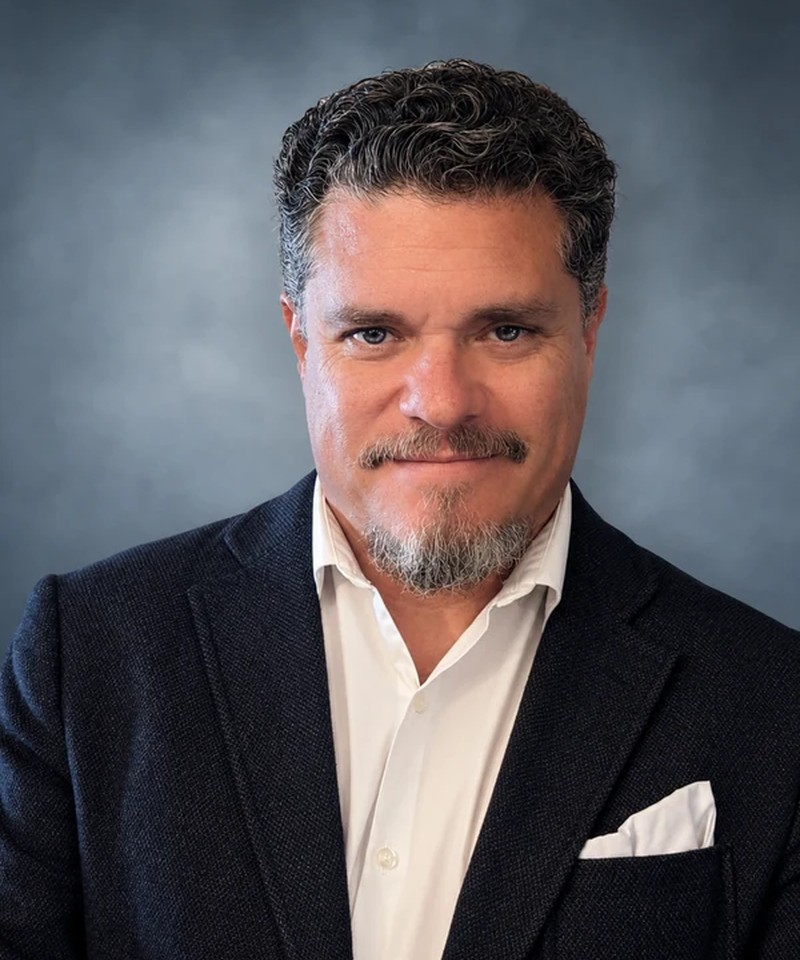 Dr. Roger Juárez